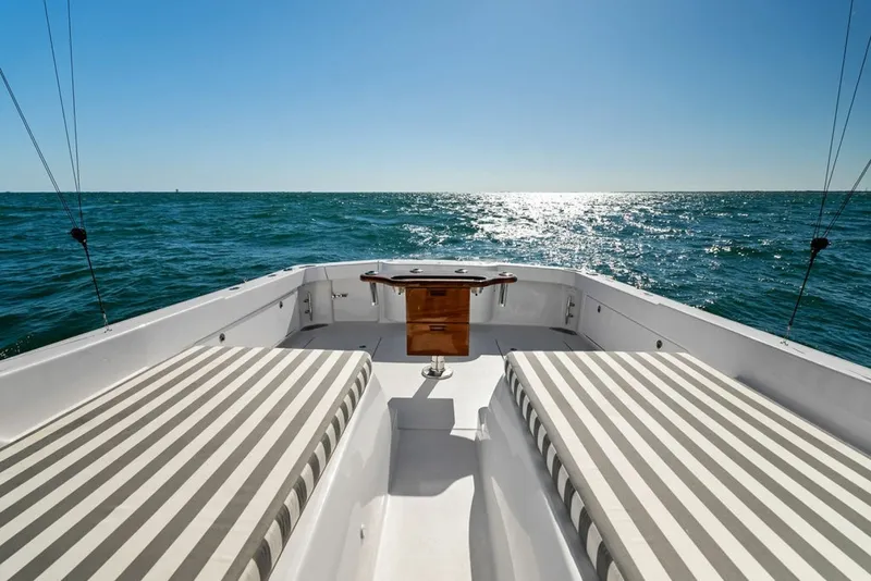 Slide: The Image of Bertram 35 Flybridge 2027 - 6106497