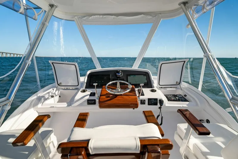 Slide: The Image of Bertram 35 Flybridge 2027 - 6106502