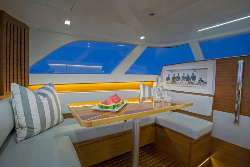 Slide: The Image of Bertram 35 Flybridge 2027 - 6106509