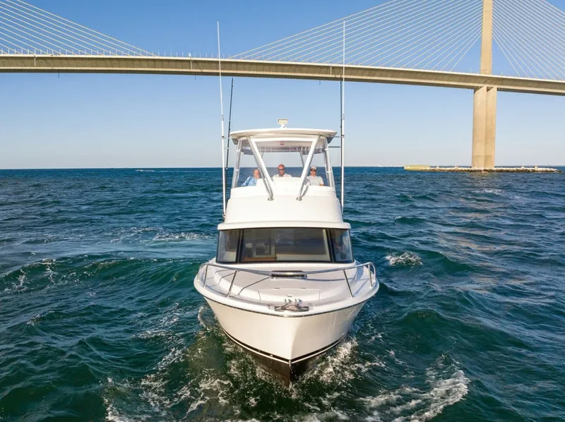 Slide: The Image of Bertram 35 Flybridge 2027 - 6106491