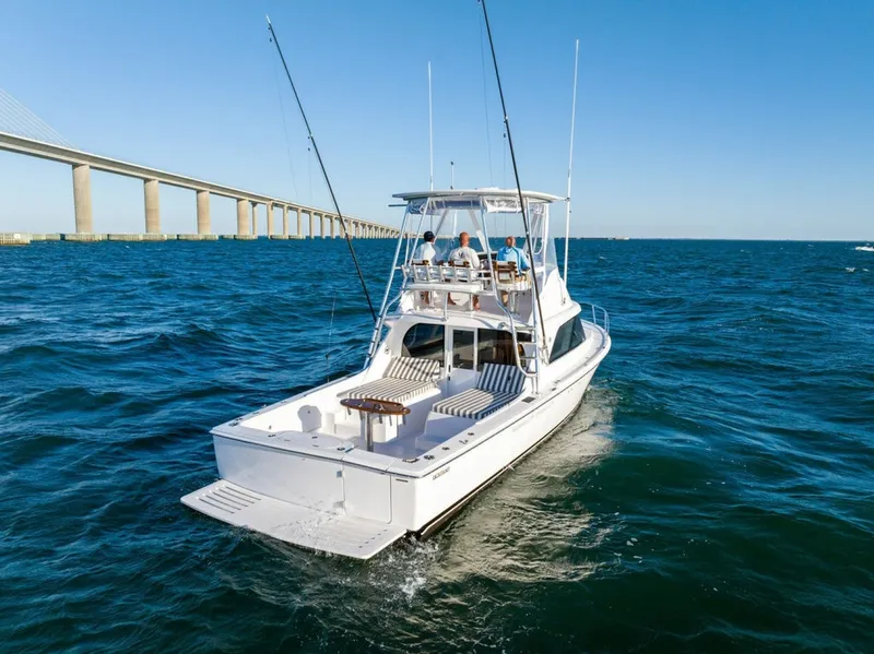 Slide: The Image of Bertram 35 Flybridge 2027 - 6106492