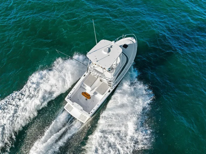 Slide: The Image of Bertram 35 Flybridge 2027 - 6106493