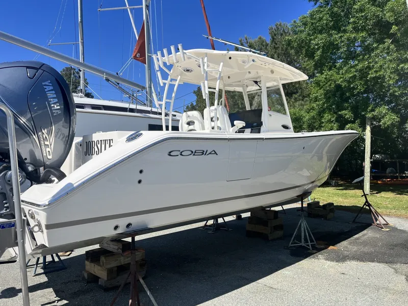 The Image of Cobia 320 Center Console 2021 - undefined