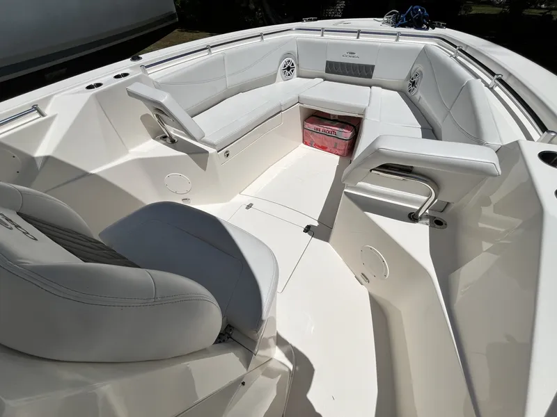 Slide: The Image of Cobia 320 Center Console 2021 - 6104563