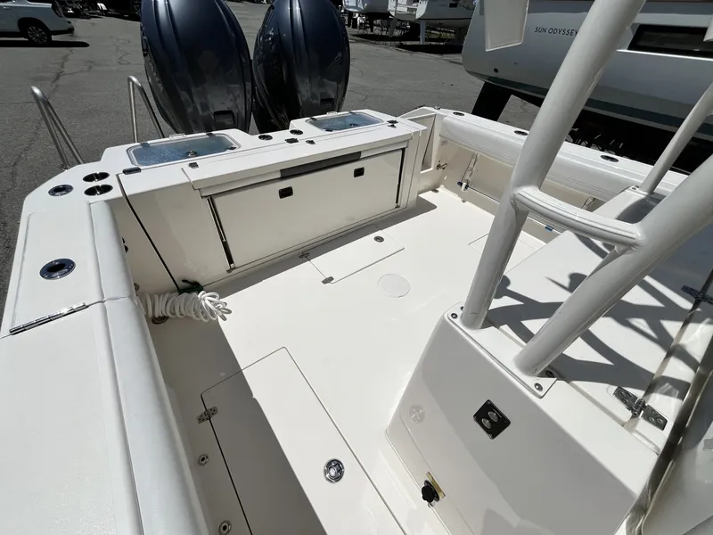 Slide: The Image of Cobia 320 Center Console 2021 - 6104560