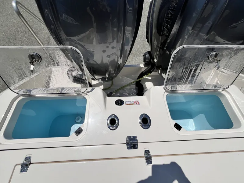 Slide: The Image of Cobia 320 Center Console 2021 - 6104558
