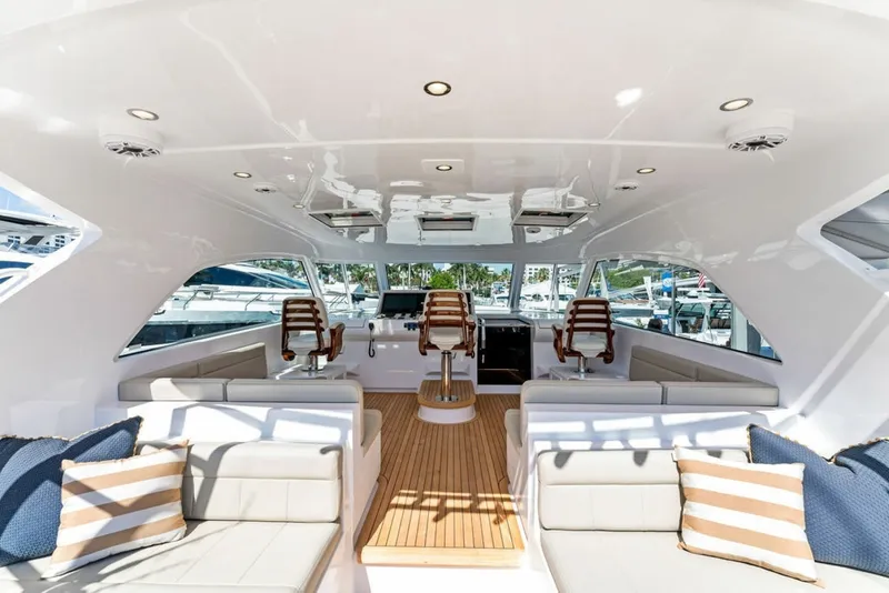 Slide: The Image of Bertram 50 Sport 2027 - 6106472