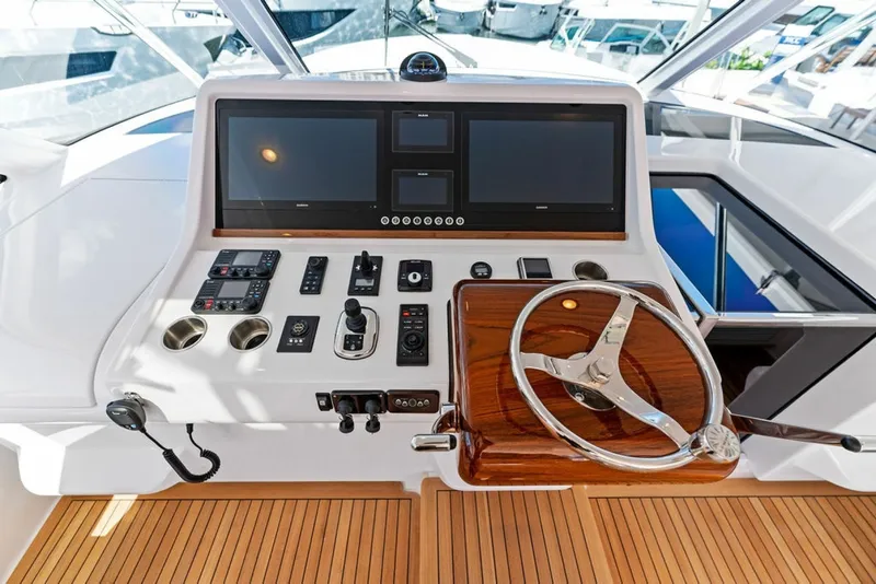 Slide: The Image of Bertram 50 Sport 2027 - 6106473