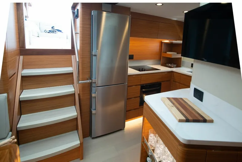 Slide: The Image of Bertram 50 Sport 2027 - 6106477