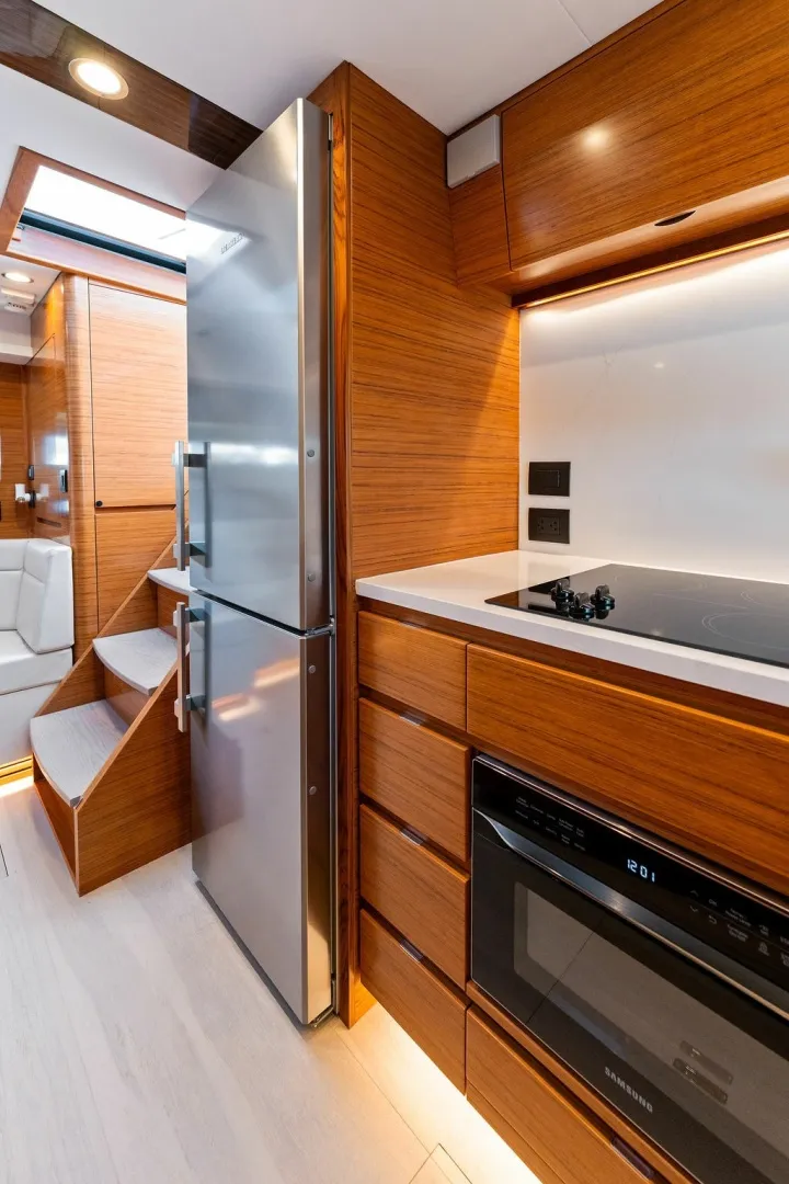 Slide: The Image of Bertram 50 Sport 2027 - 6106466