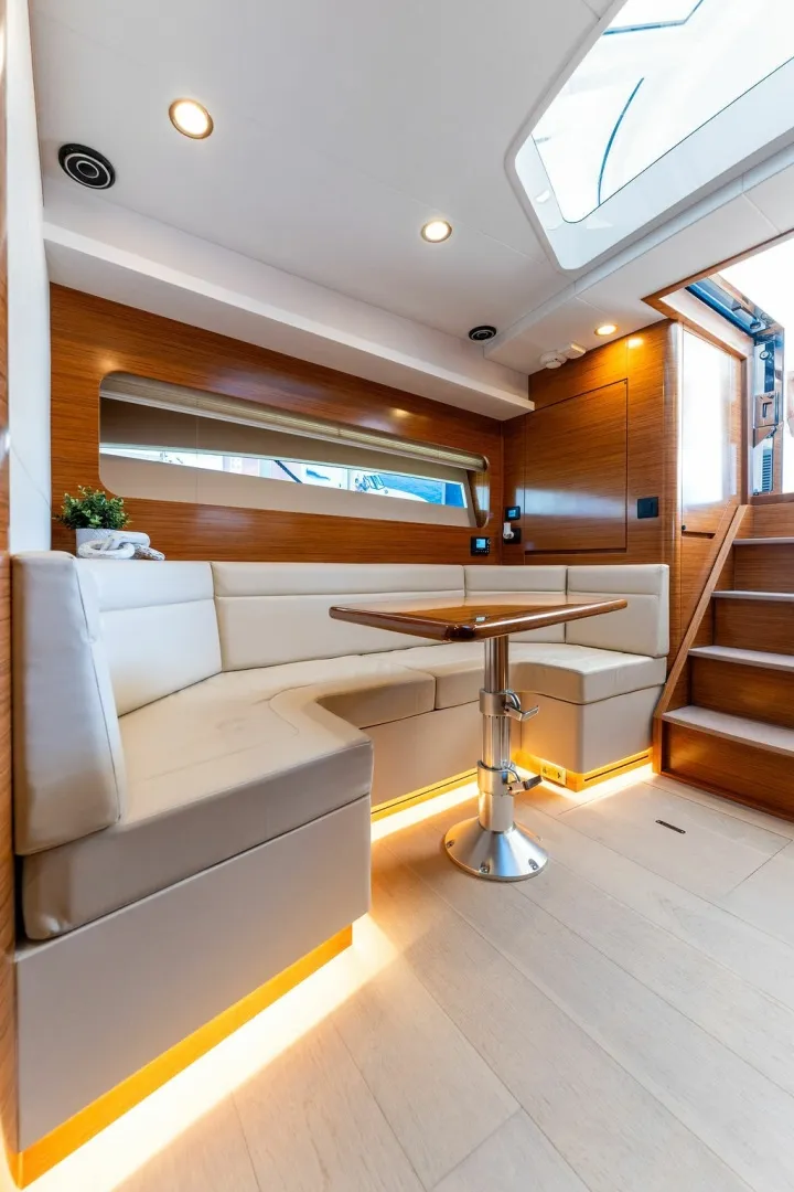 Slide: The Image of Bertram 50 Sport 2027 - 6106459