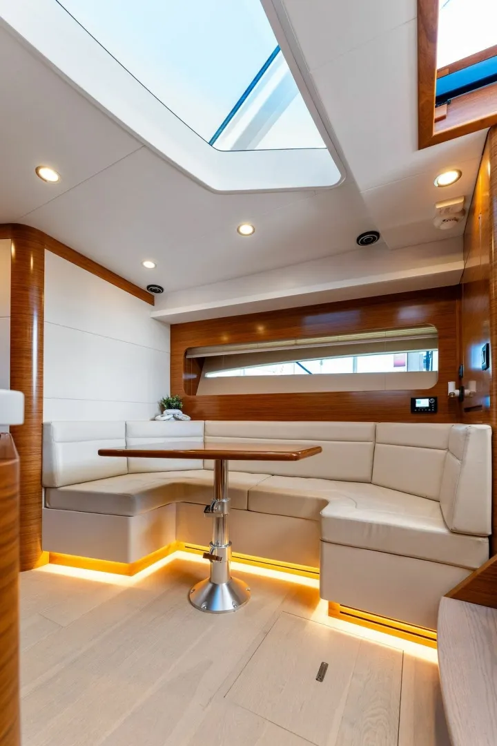 Slide: The Image of Bertram 50 Sport 2027 - 6106458