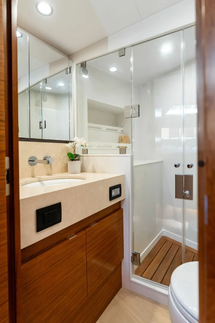 Slide: The Image of Bertram 50 Sport 2027 - 6106457