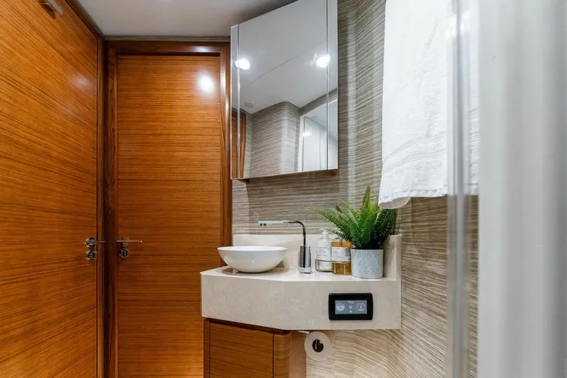 Slide: The Image of Bertram 50 Sport 2027 - 6106463