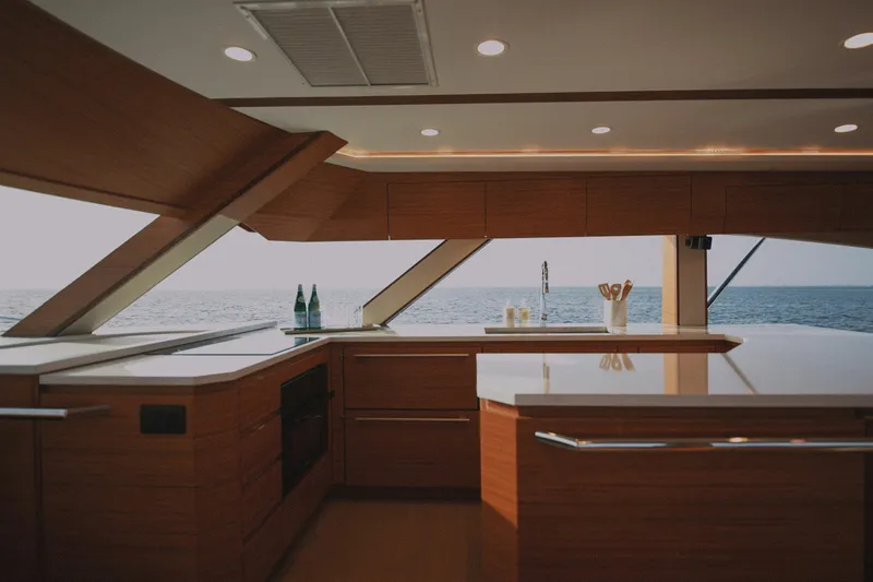 Slide: The Image of Bertram 61 Convertible 2027 - 6106290