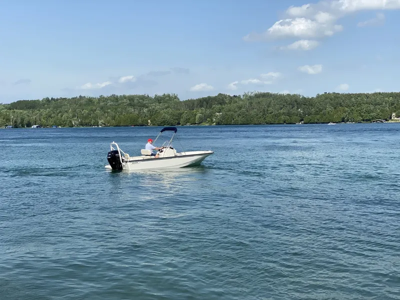 Slide: The Image of Boston Whaler 170 Montauk 2025 - 6110088