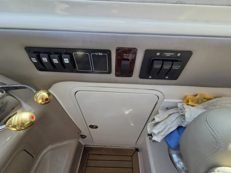 Slide: The Image of Sea Ray 480 Motor Yacht 2002 - 7508516