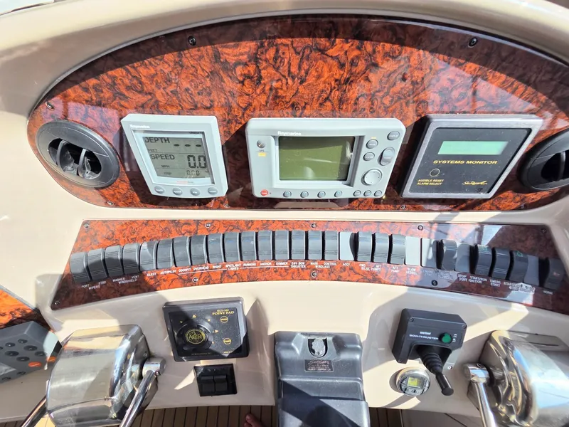 Slide: The Image of Sea Ray 480 Motor Yacht 2002 - 6105842