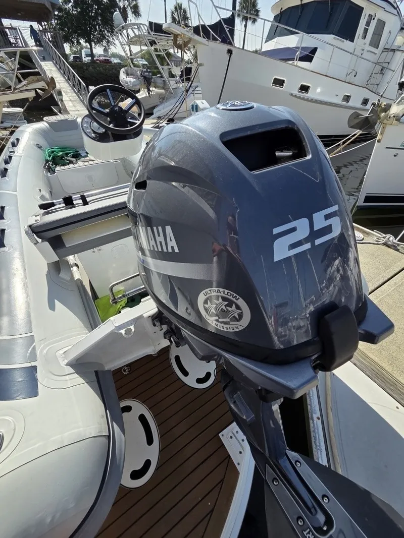 Slide: The Image of Sea Ray 480 Motor Yacht 2002 - 7508511