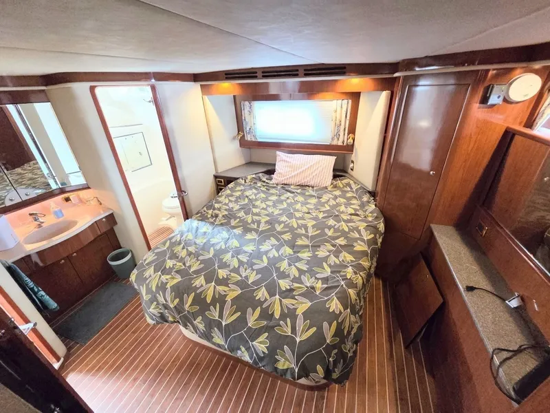 Slide: The Image of Sea Ray 480 Motor Yacht 2002 - 7508479