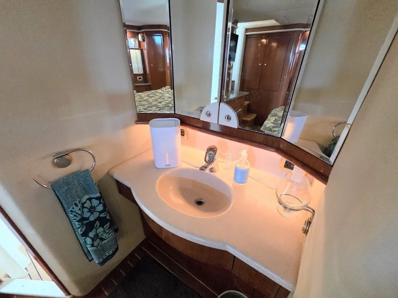 Slide: The Image of Sea Ray 480 Motor Yacht 2002 - 7508482