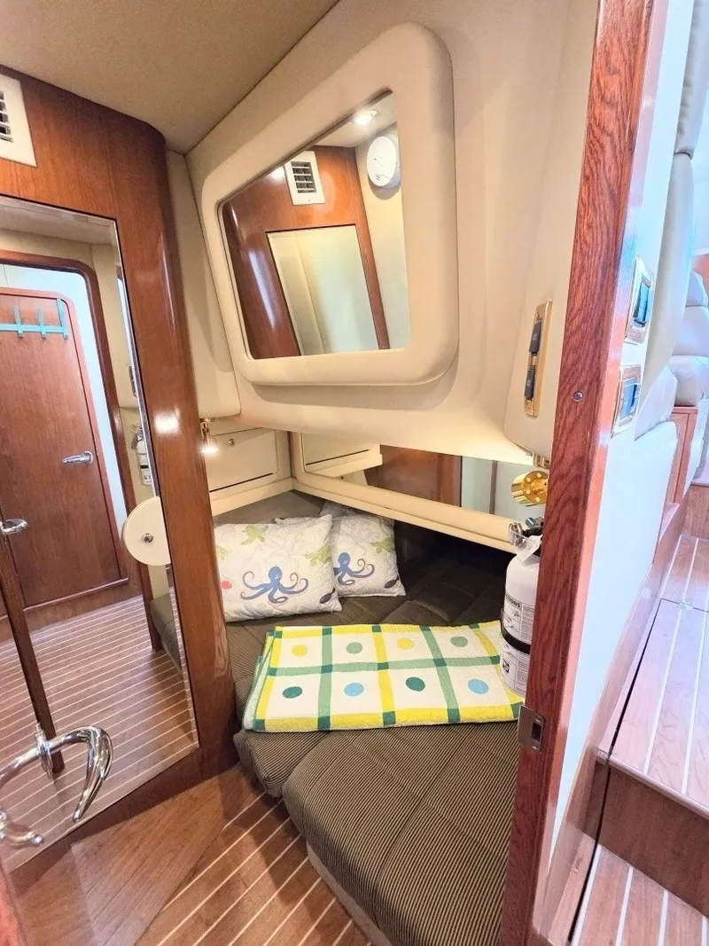 Slide: The Image of Sea Ray 480 Motor Yacht 2002 - 7508489