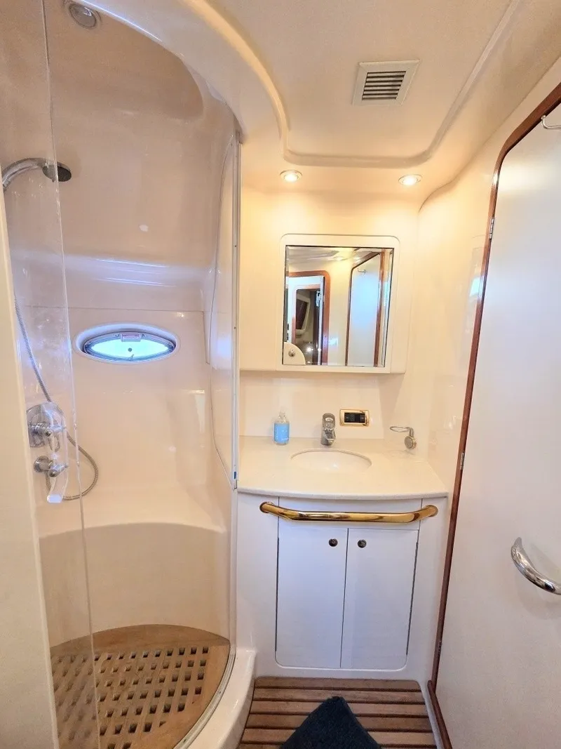 Slide: The Image of Sea Ray 480 Motor Yacht 2002 - 7508491