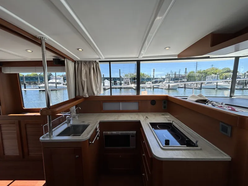 Slide: The Image of Beneteau 44 Swift Trawler 2018 - 6105221