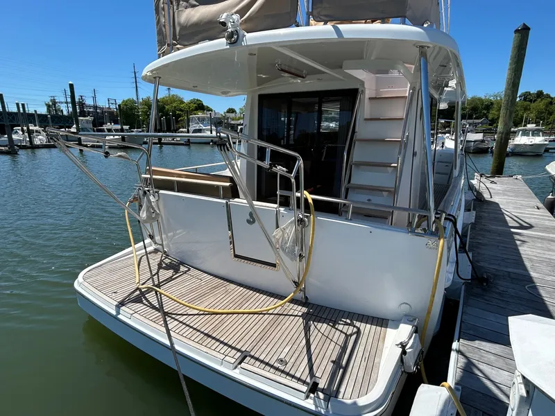 Slide: The Image of Beneteau 44 Swift Trawler 2018 - 6105242