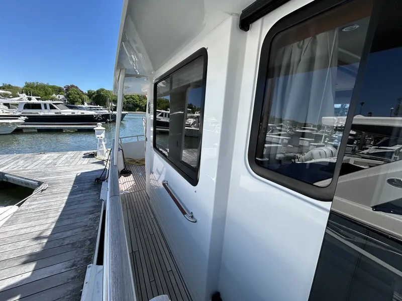 Slide: The Image of Beneteau 44 Swift Trawler 2018 - 6105213