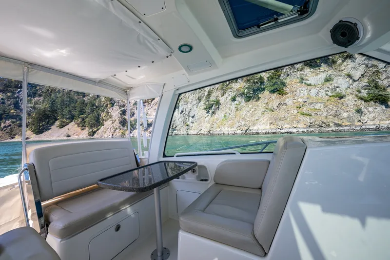 Slide: The Image of Boston Whaler 345 Conquest 2019 - 6105570
