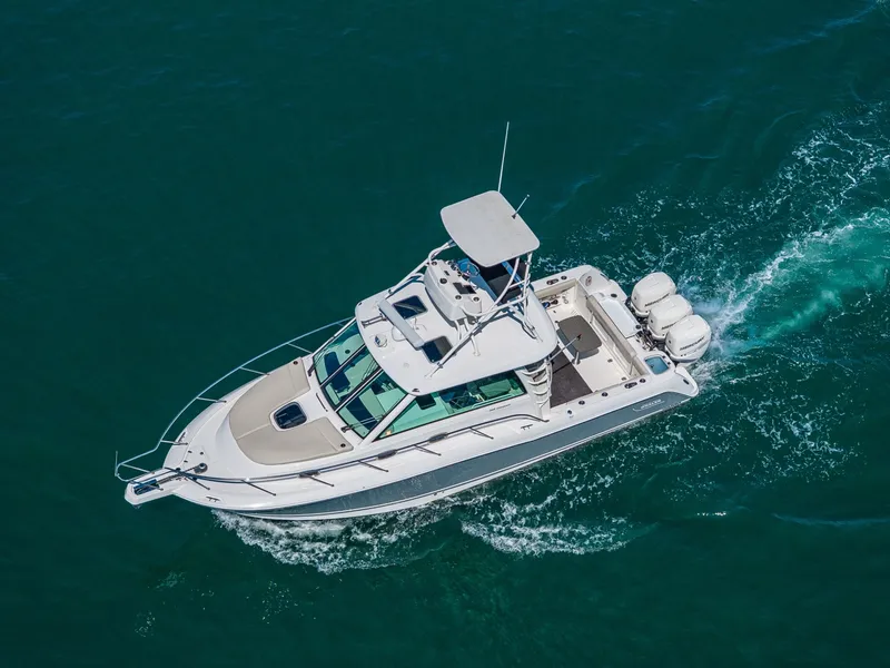 Slide: The Image of Boston Whaler 345 Conquest 2019 - 6105584
