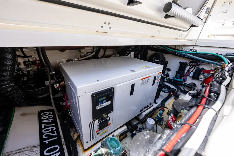 Slide: The Image of Boston Whaler 345 Conquest 2019 - 6105572