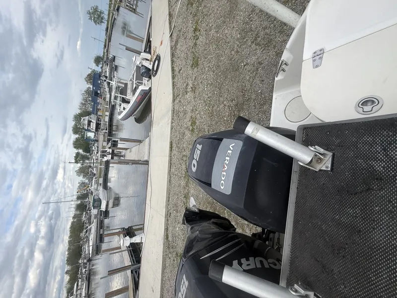 Slide: The Image of Boston Whaler 255 Conquest 2012 - 6105644