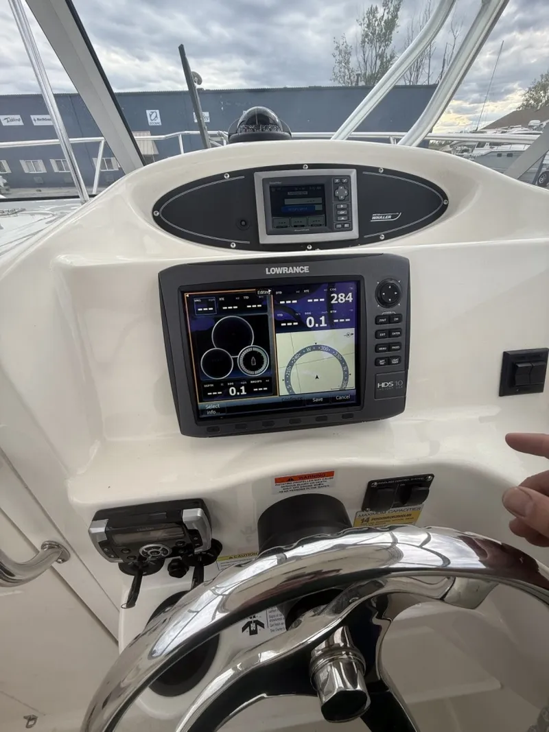 Slide: The Image of Boston Whaler 255 Conquest 2012 - 6105672
