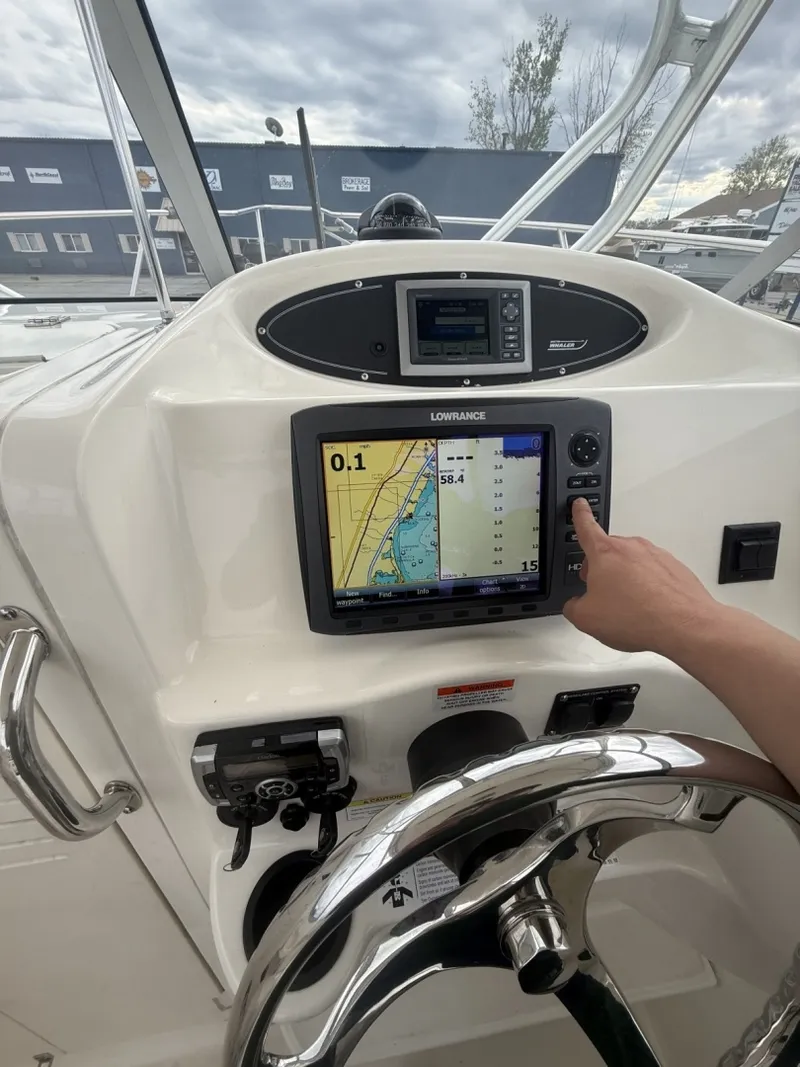 Slide: The Image of Boston Whaler 255 Conquest 2012 - 6105675