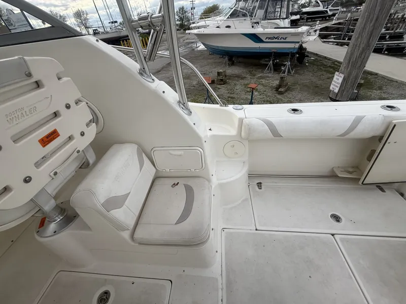 Slide: The Image of Boston Whaler 255 Conquest 2012 - 6105714