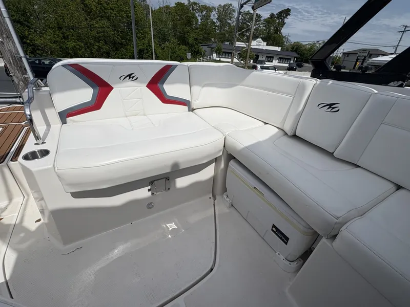 Slide: The Image of Monterey M5 Sport Boat 2013 - 6107384