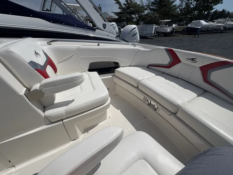 Slide: The Image of Monterey M5 Sport Boat 2013 - 6107405