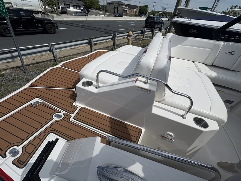 Slide: The Image of Monterey M5 Sport Boat 2013 - 6107386