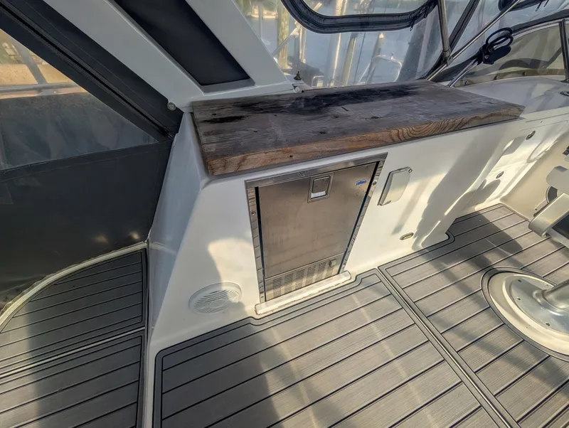 Slide: The Image of Blue Water 51 Coastal Cruiser Cockpit 1987 - 6107773