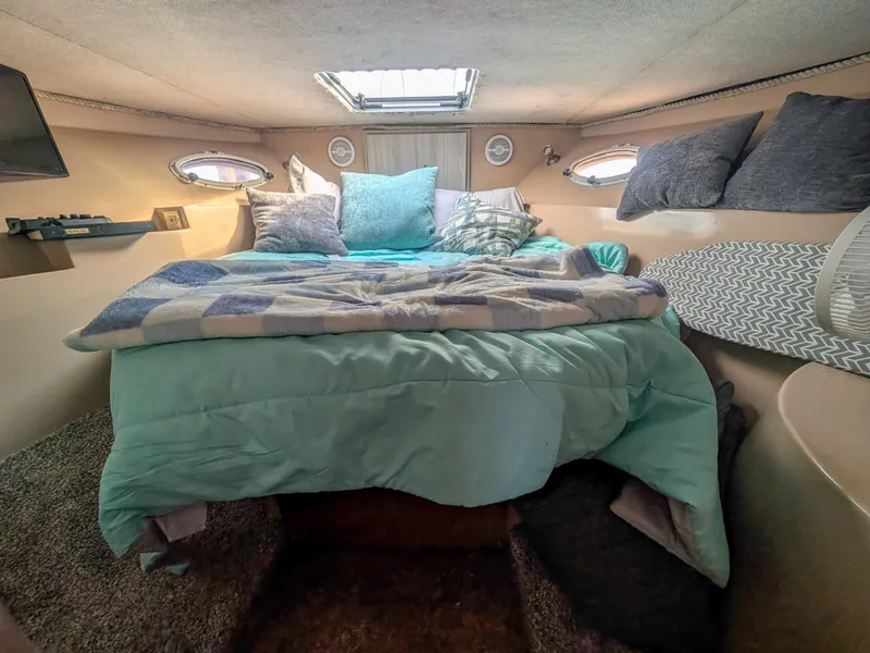 Slide: The Image of Blue Water 51 Coastal Cruiser Cockpit 1987 - 6107823