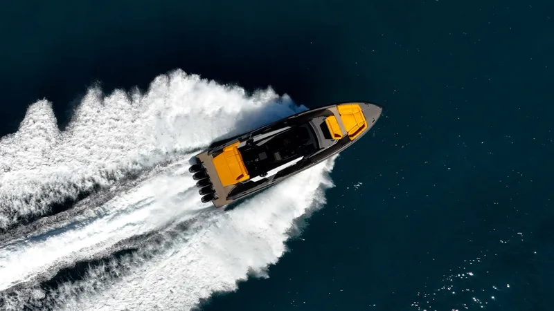 Slide: The Image of Vanquish 55 Veloce 2026 - 6108180