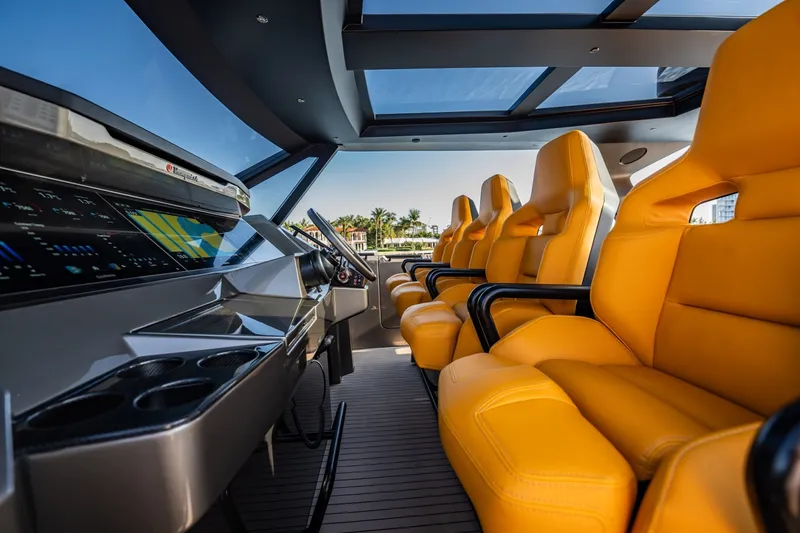 Slide: The Image of Vanquish 55 Veloce 2026 - 6108186