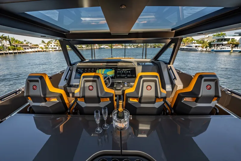 Slide: The Image of Vanquish 55 Veloce 2026 - 6108187