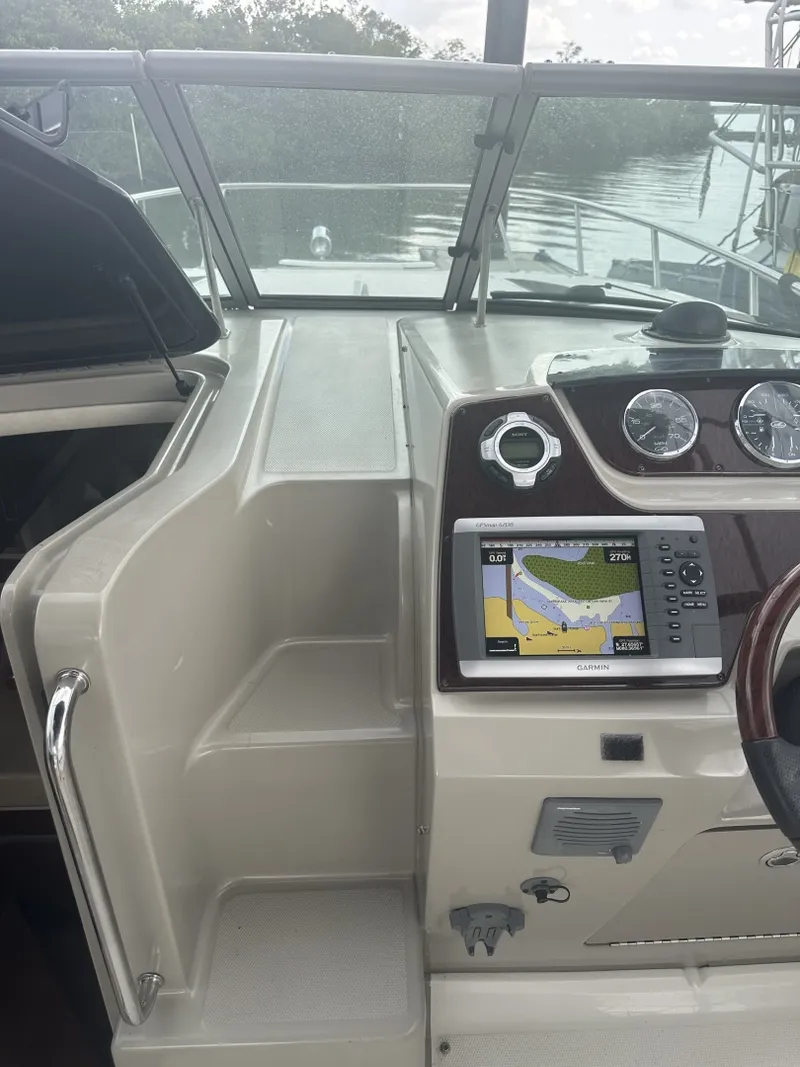 Slide: The Image of Sea Ray 260 Sundancer 2011 - 6108395