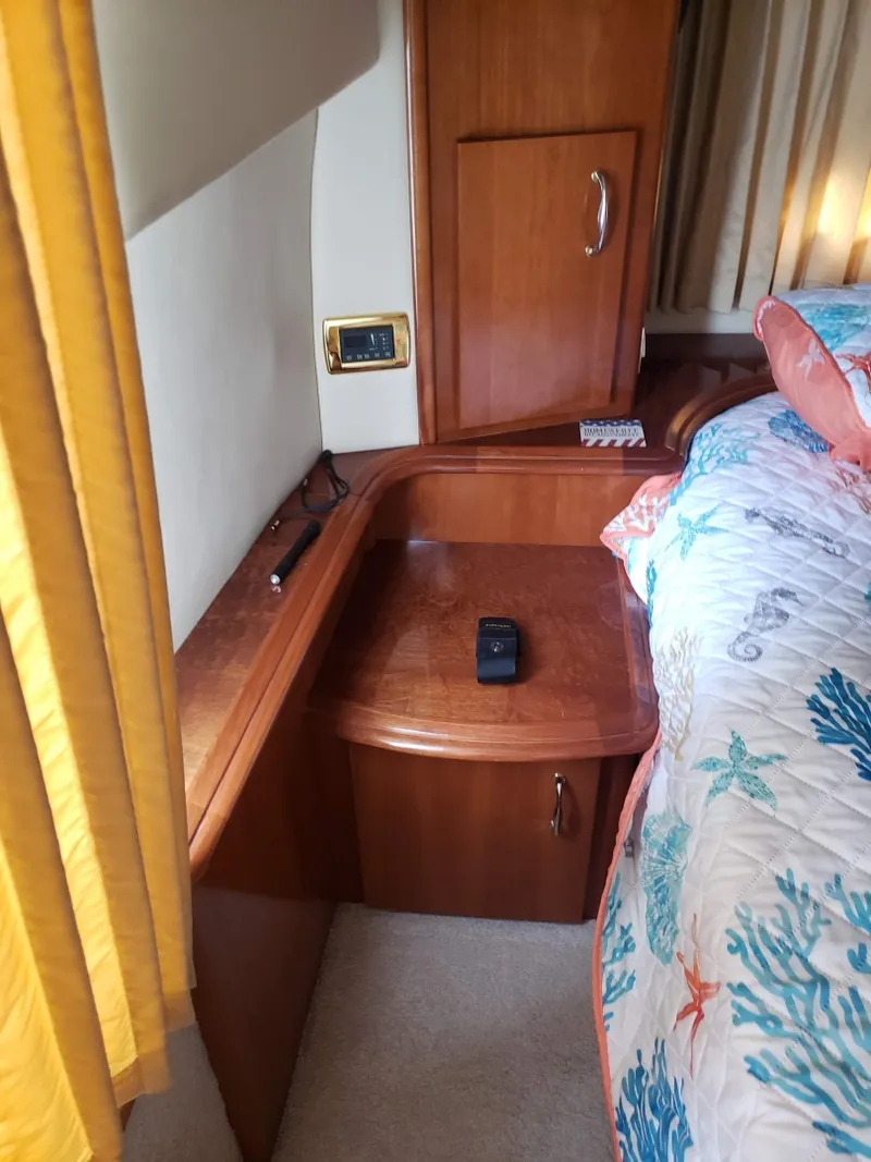 Slide: The Image of Carver Yachts 444 Motor Yacht 2005 - 6108536