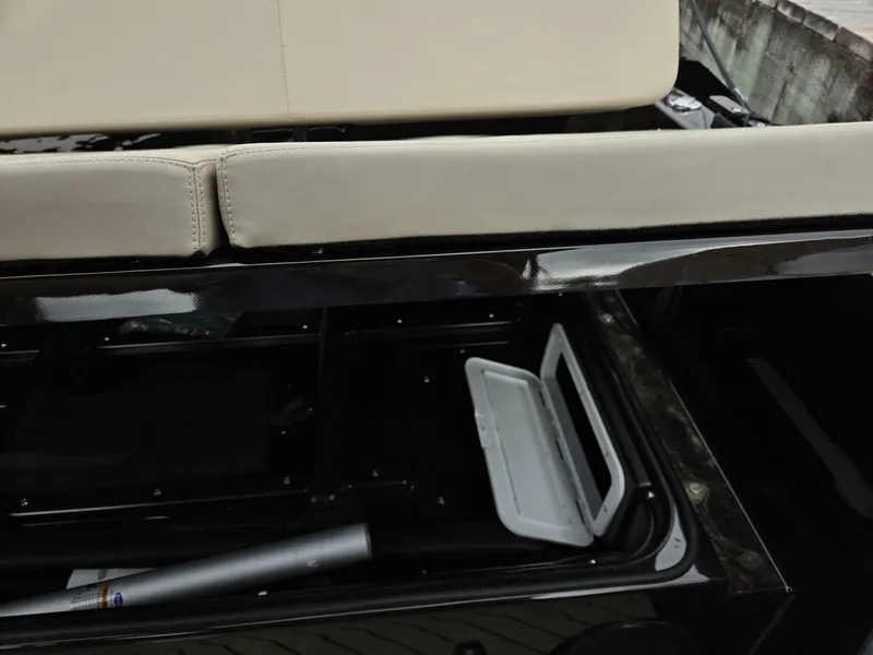 Slide: The Image of Under Seat Storage - 7587978