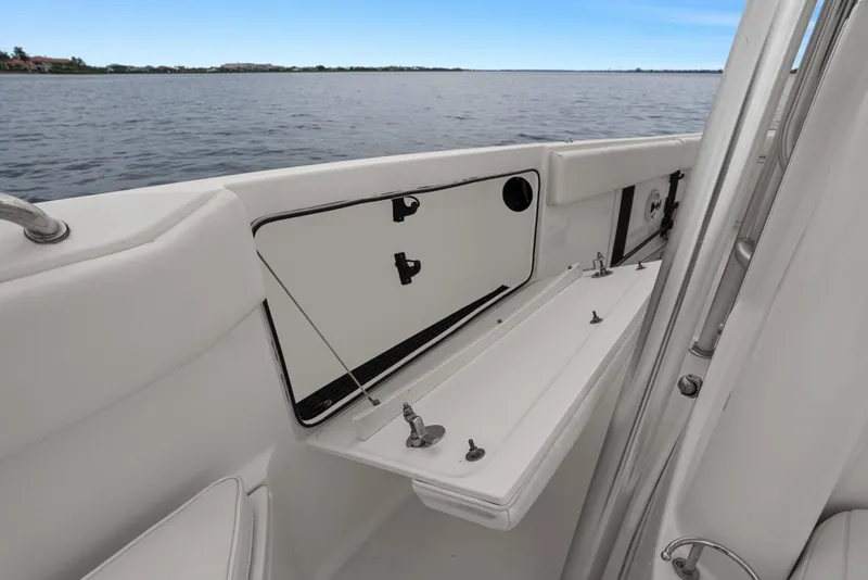 Slide: The Image of Robalo R260 2013 - 6108660