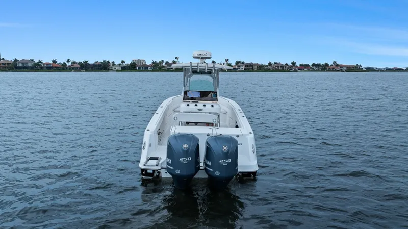 Slide: The Image of Robalo R260 2013 - 6108679